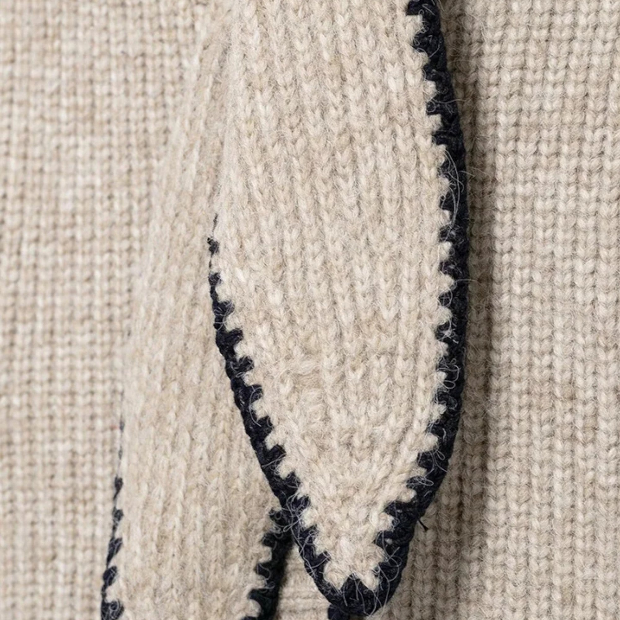 Davellia | Women's Timeless Knitted Vest
