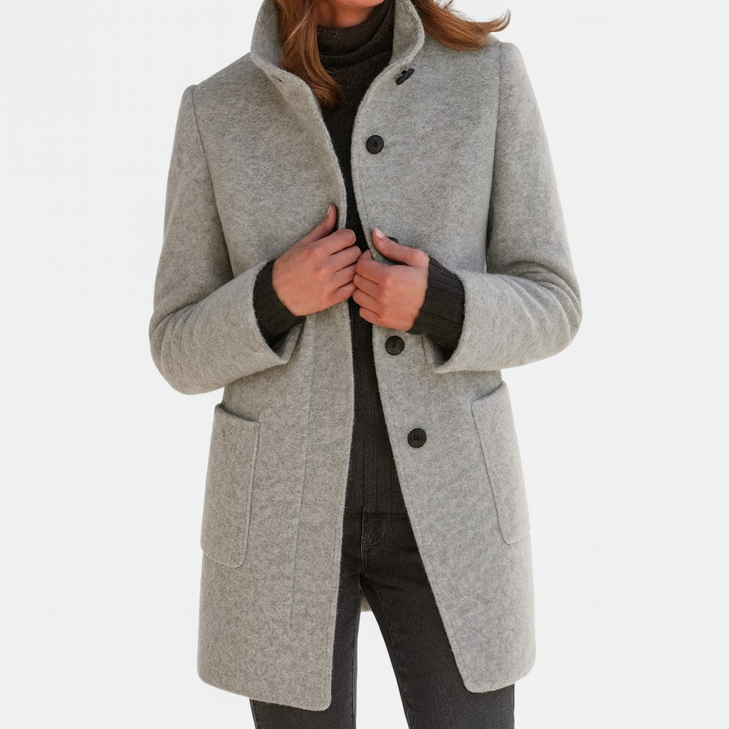 Davellia | The High-Collar Coat