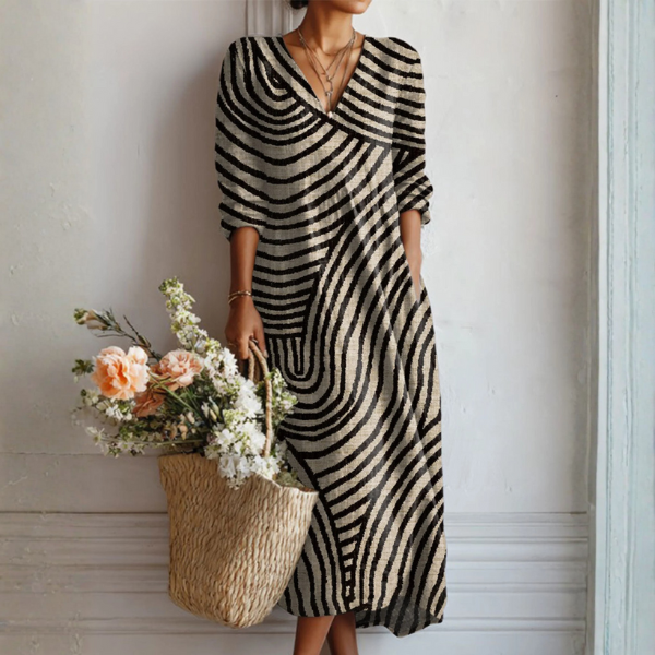 Davellia | Timeless Vintage Dress