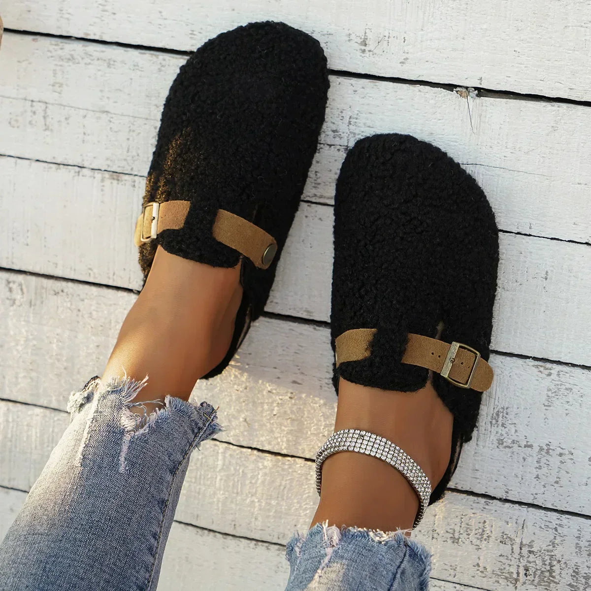 Davellia | Women Cozy Slip-On Slippers