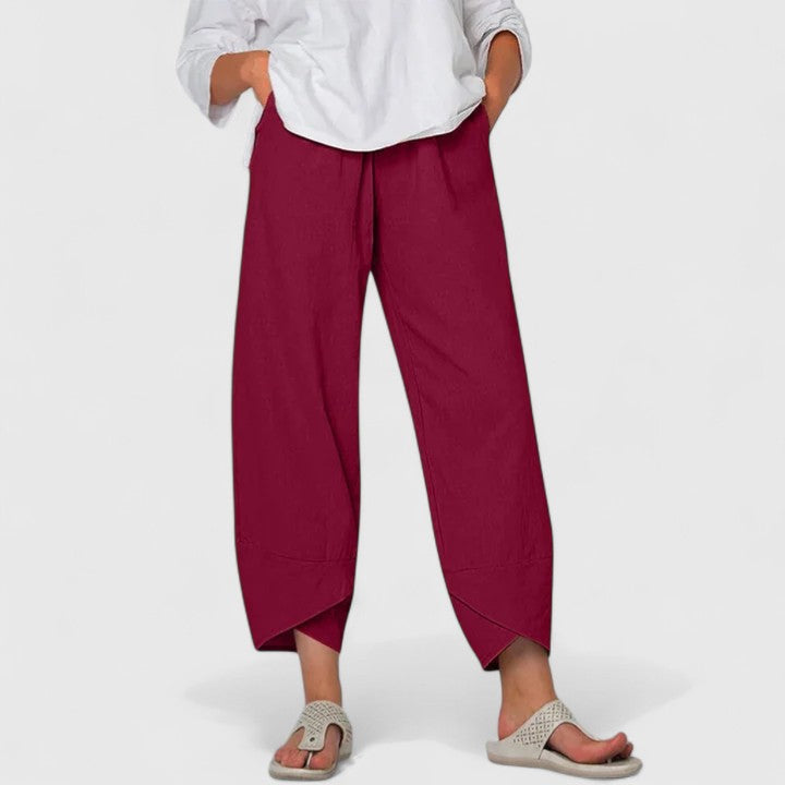 Davellia | Women’s Relaxed Cropped Pants