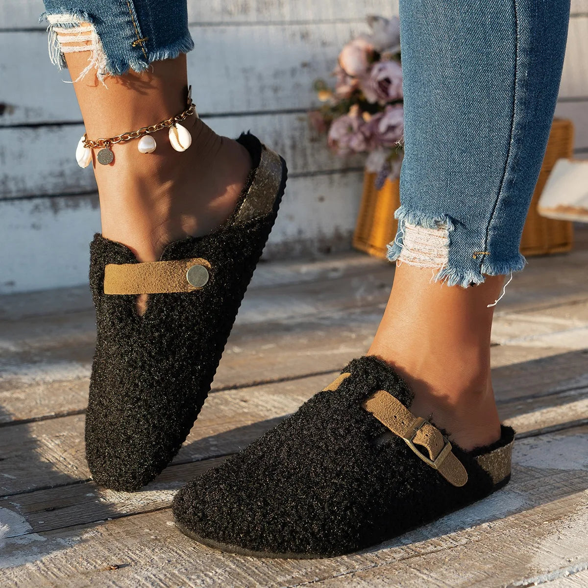 Davellia | Women Cozy Slip-On Slippers