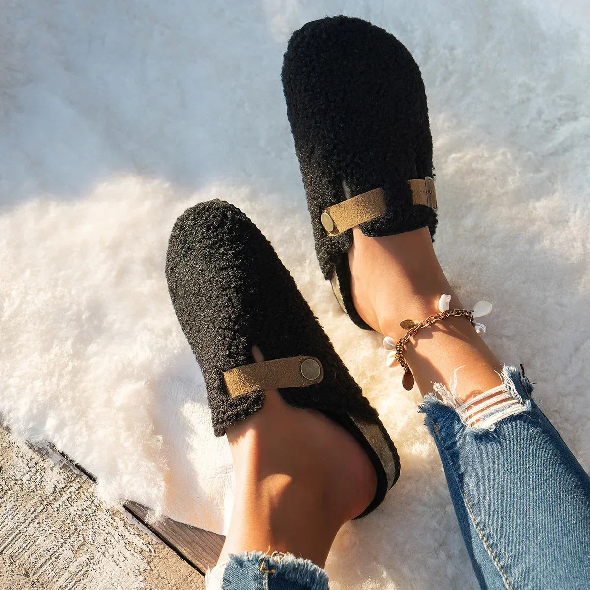 Davellia | Women Cozy Slip-On Slippers