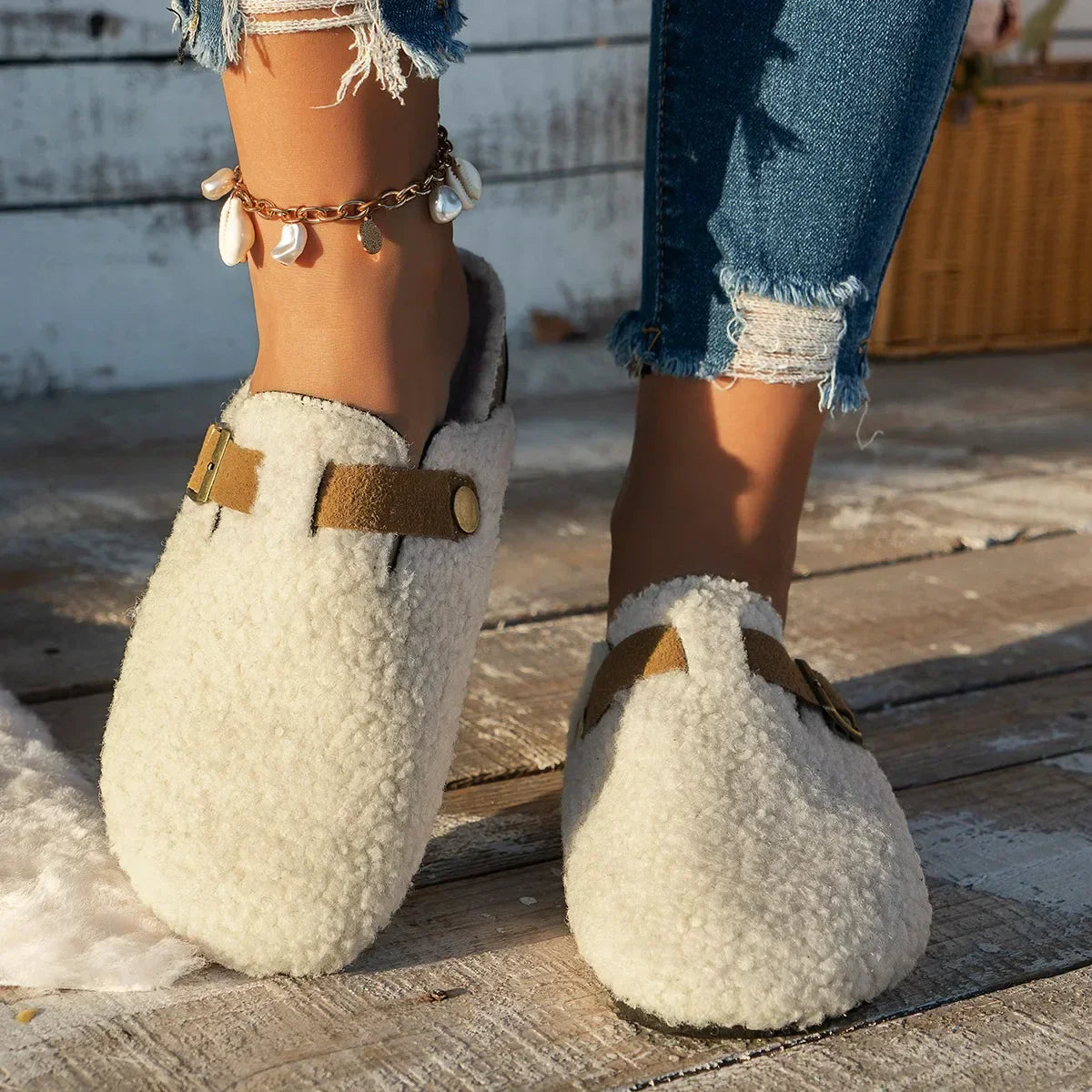 Davellia | Women Cozy Slip-On Slippers