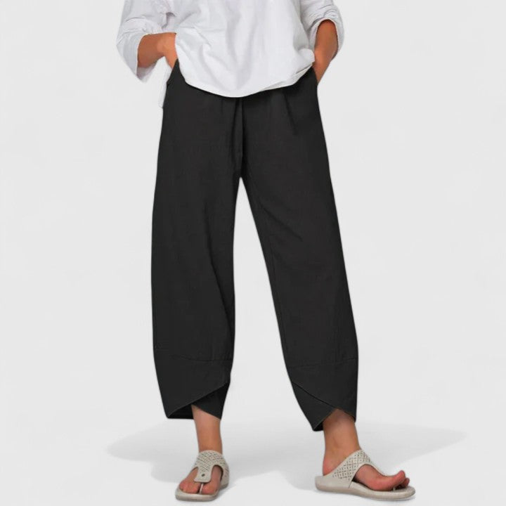 Davellia | Women’s Relaxed Cropped Pants
