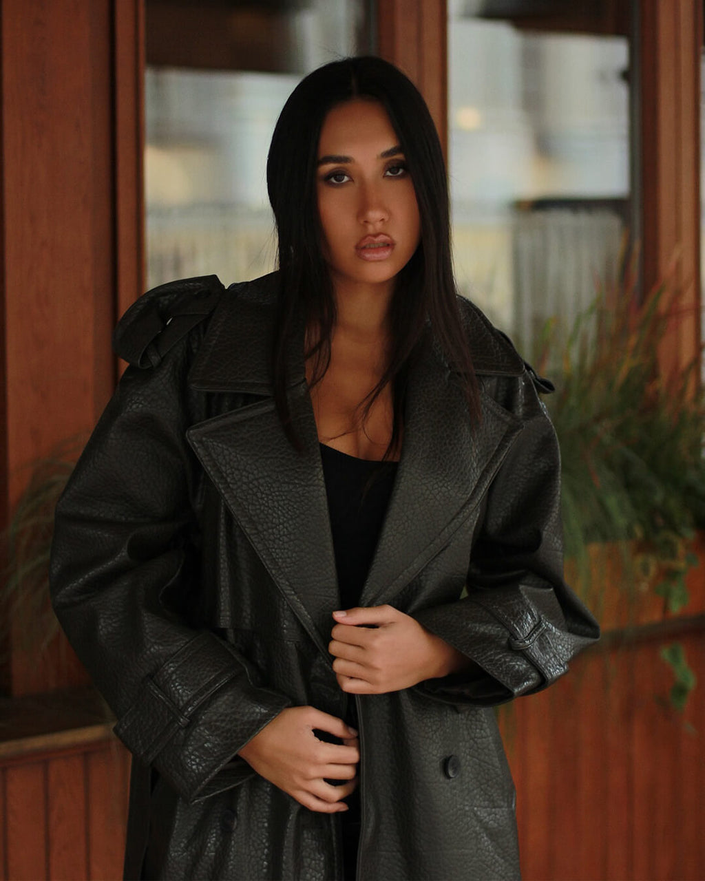 Davellia | Women’s Long Trench Leather Coat