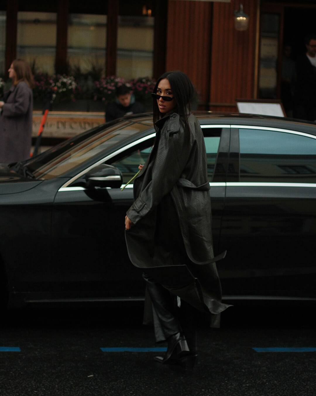 Davellia | Women’s Long Trench Leather Coat
