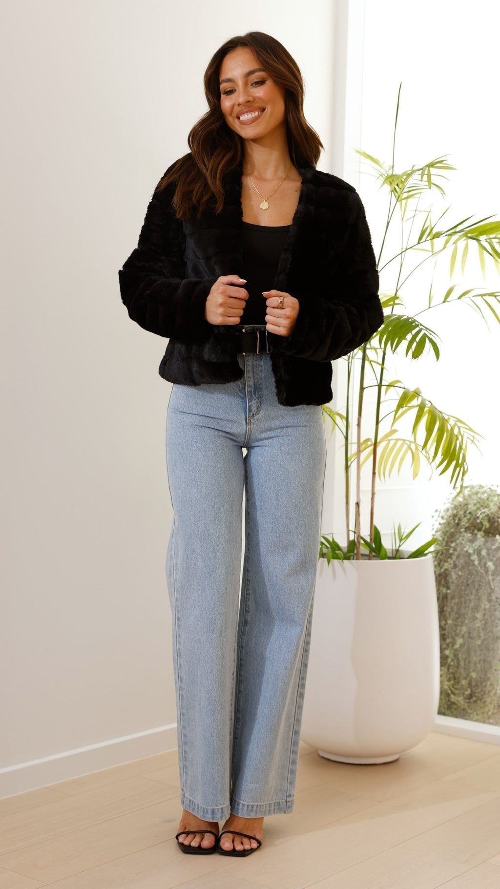 Davellia | Women’s Chic Faux Fur Evening Jacket